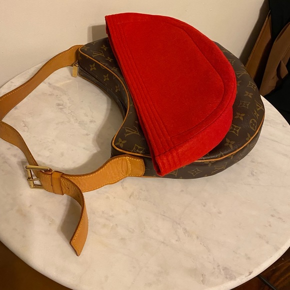 SOLD Louis Vuitton Croissant GM - Picture 7 of 17